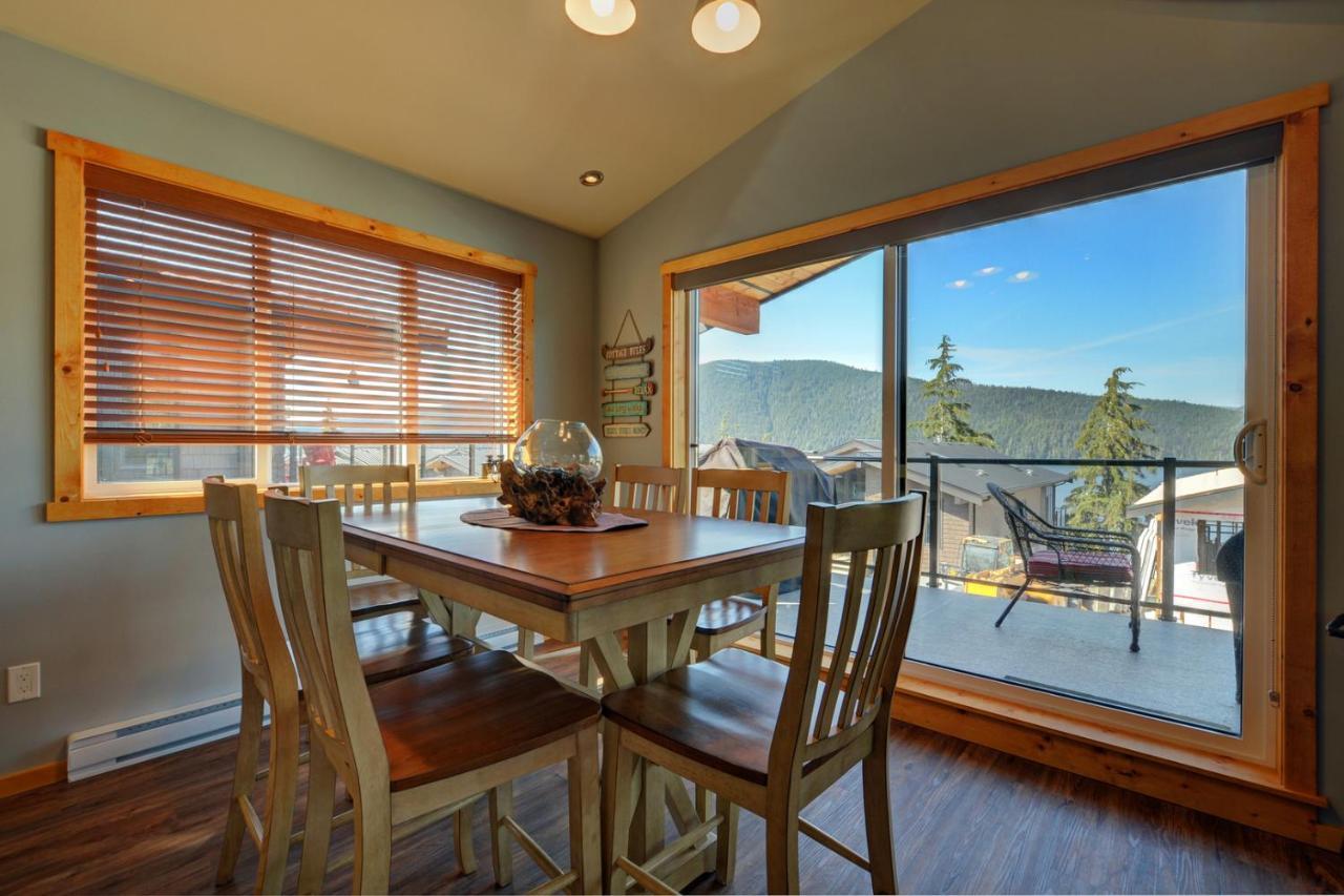 Newfie Seaside Retreat Villa Port Renfrew Exterior photo