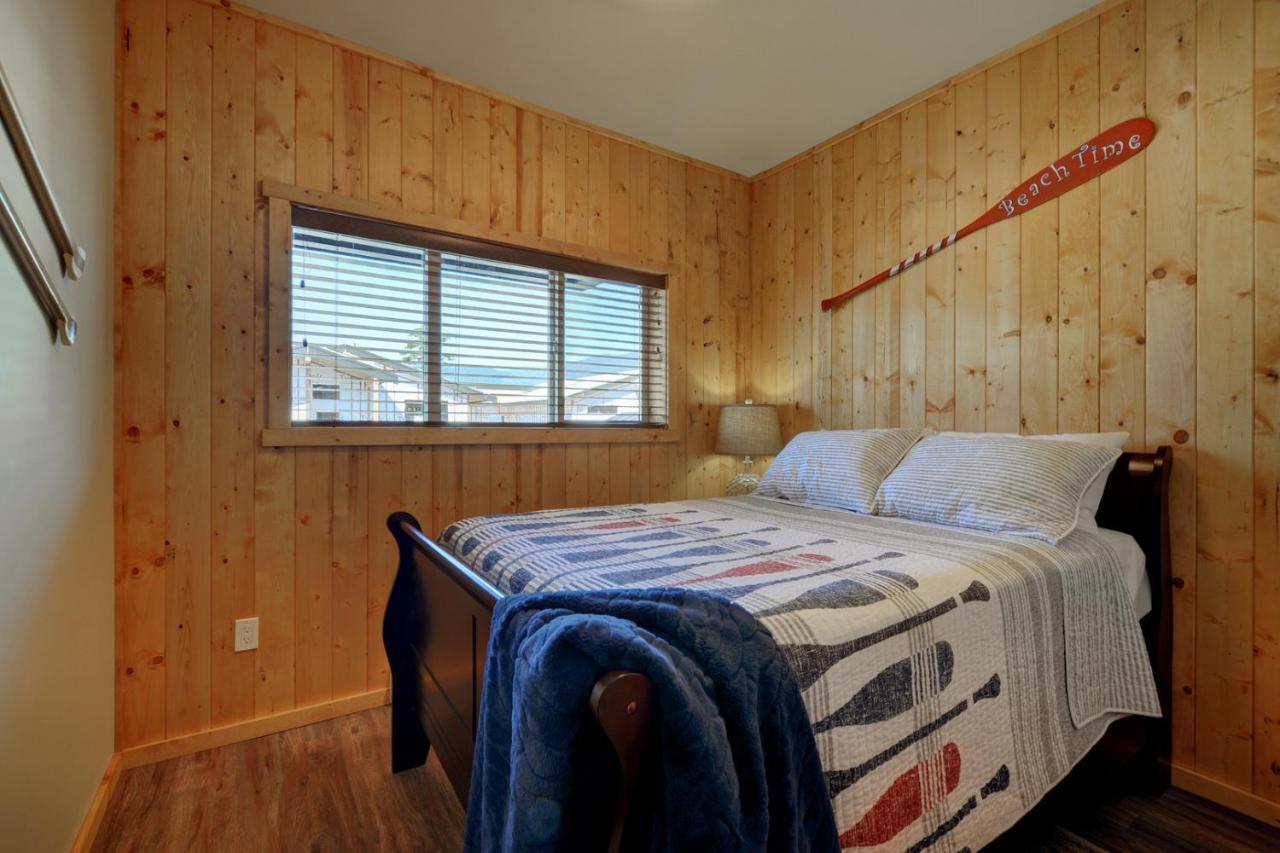 Newfie Seaside Retreat Villa Port Renfrew Exterior photo