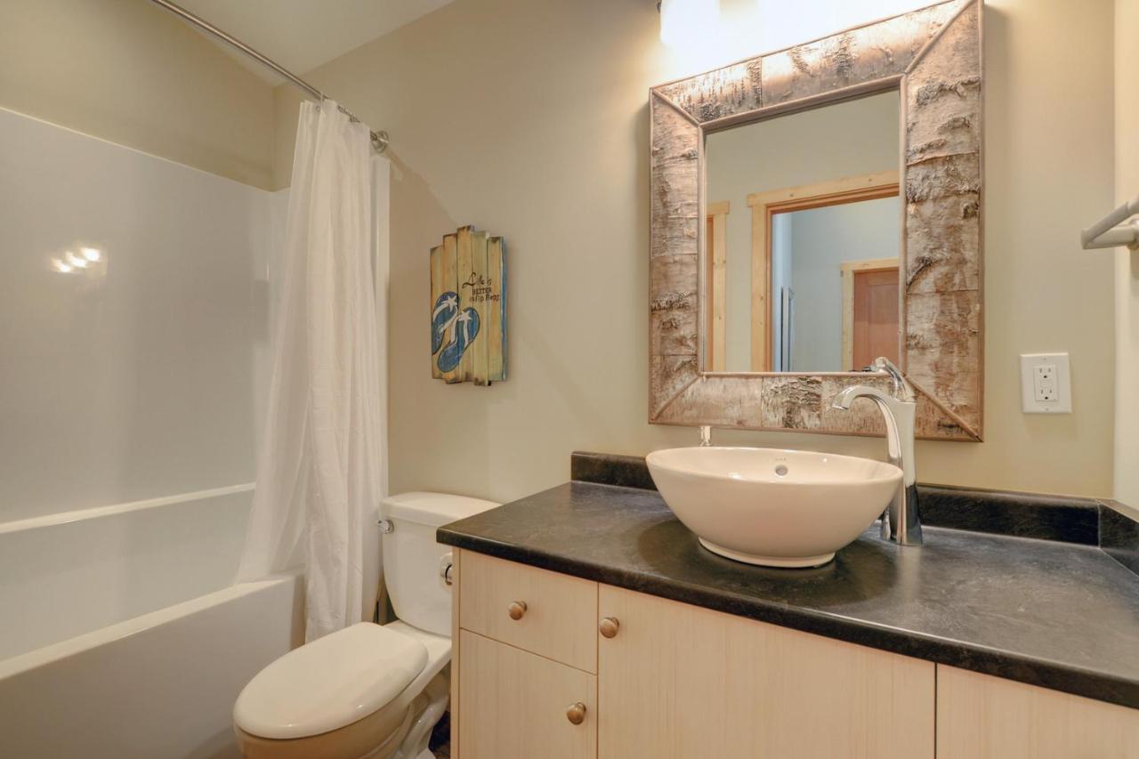 Newfie Seaside Retreat Villa Port Renfrew Exterior photo