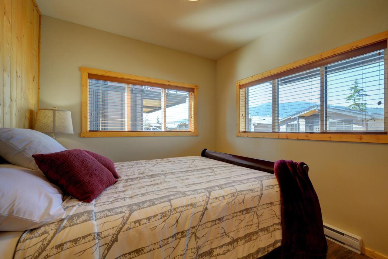 Newfie Seaside Retreat Villa Port Renfrew Exterior photo