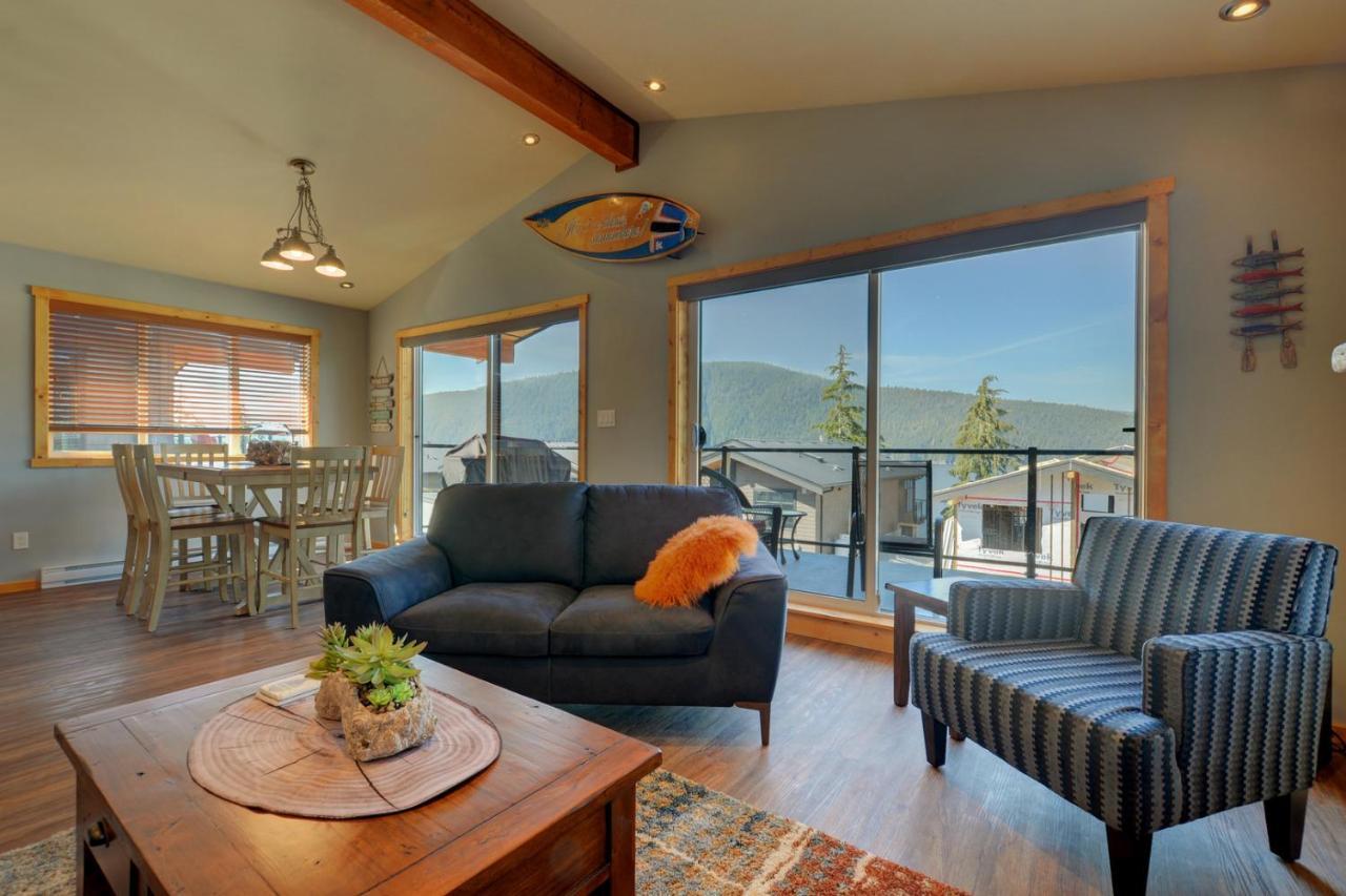 Newfie Seaside Retreat Villa Port Renfrew Exterior photo