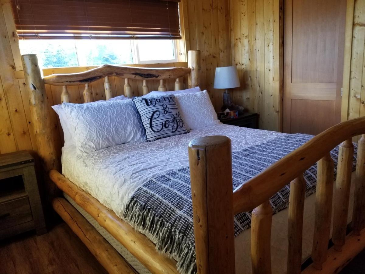 Newfie Seaside Retreat Villa Port Renfrew Exterior photo