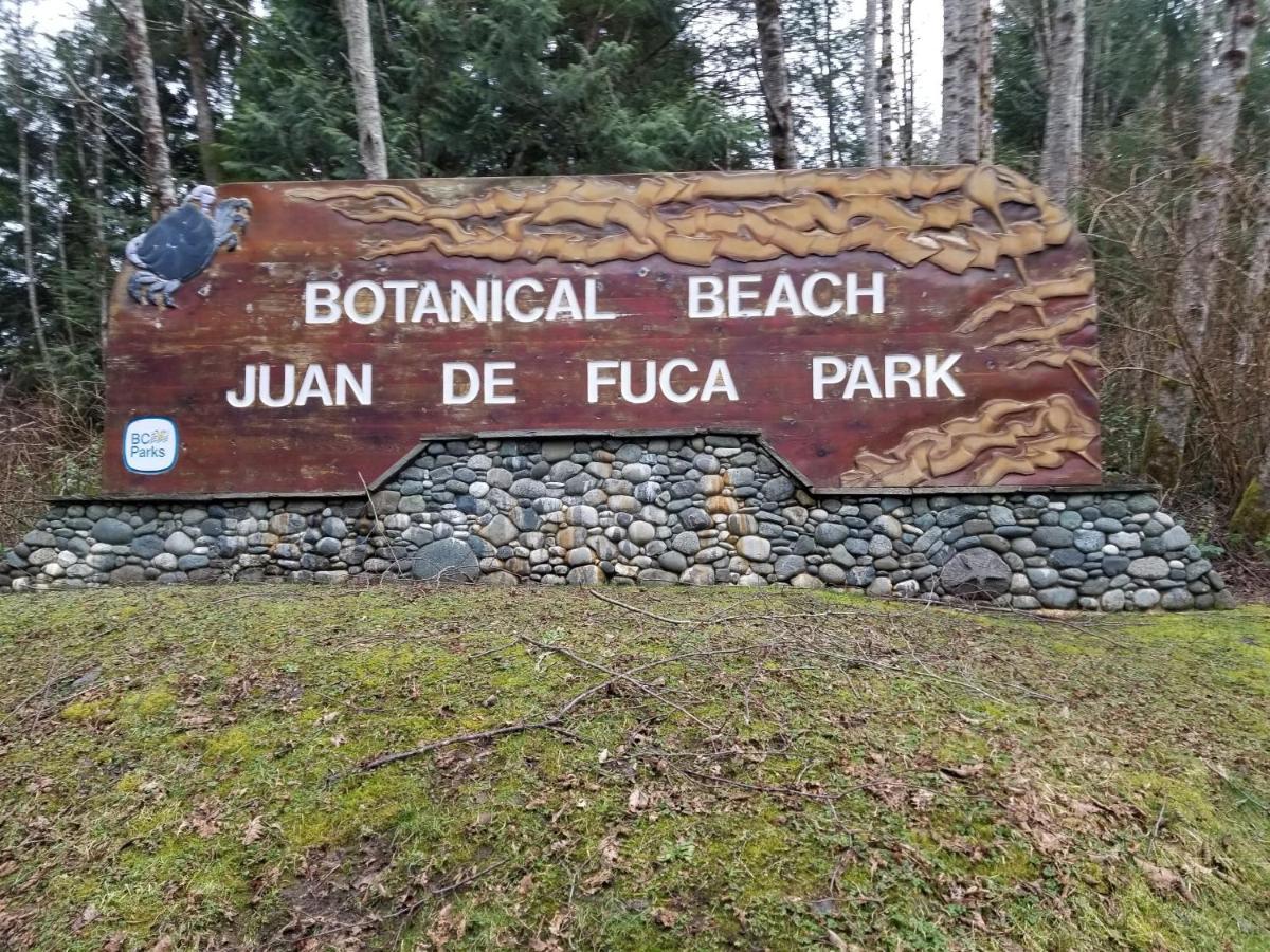 Newfie Seaside Retreat Villa Port Renfrew Exterior photo