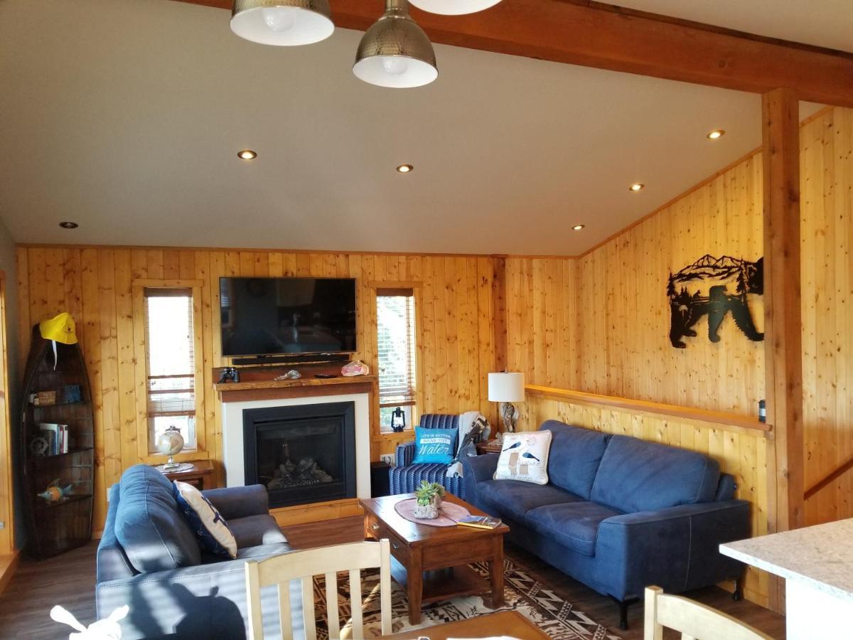 Newfie Seaside Retreat Villa Port Renfrew Exterior photo